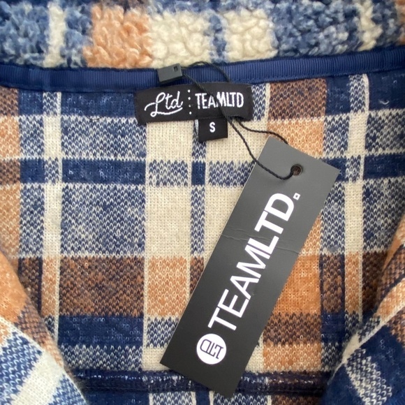 NWT Team Ltd. ladies blue plaid teddy zip jacket size small (fits more like a M) - Picture 10 of 13